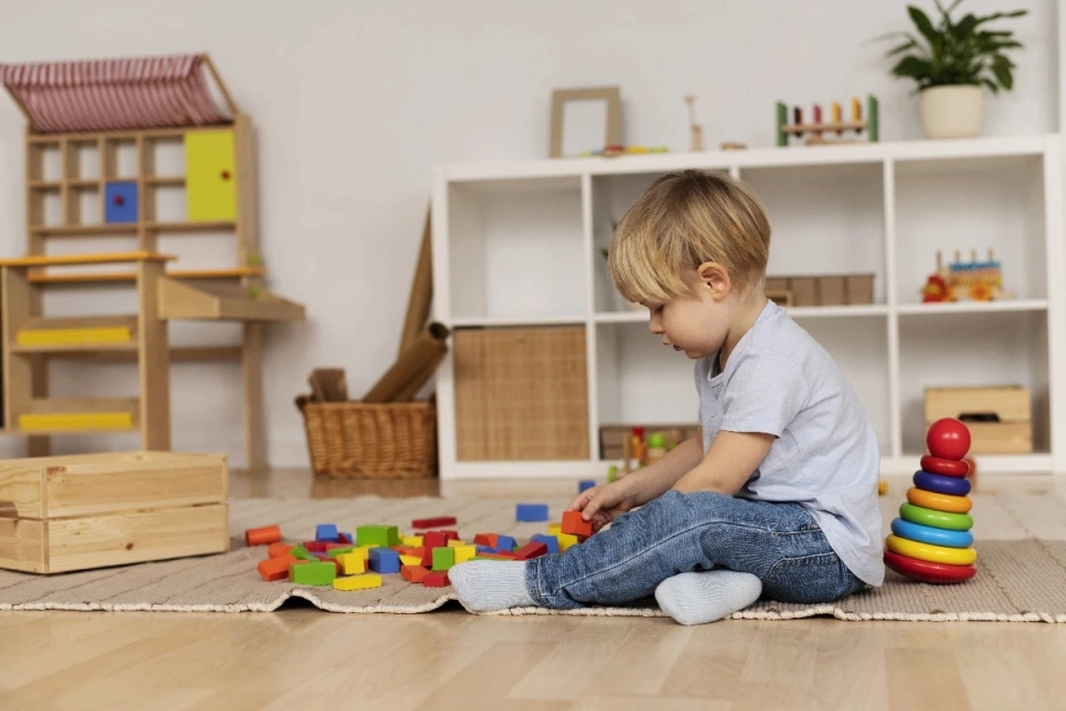 Montessori-Methode: Warum sie Kinder blühen lässt und was dahintersteckt Montessori-Methode: Warum sie Kinder blühen lässt und was dahintersteckt